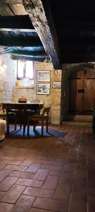 Ferienwohnung La Chascona Di Farnese Casa Di Tufo Nel Borgo Exterior foto