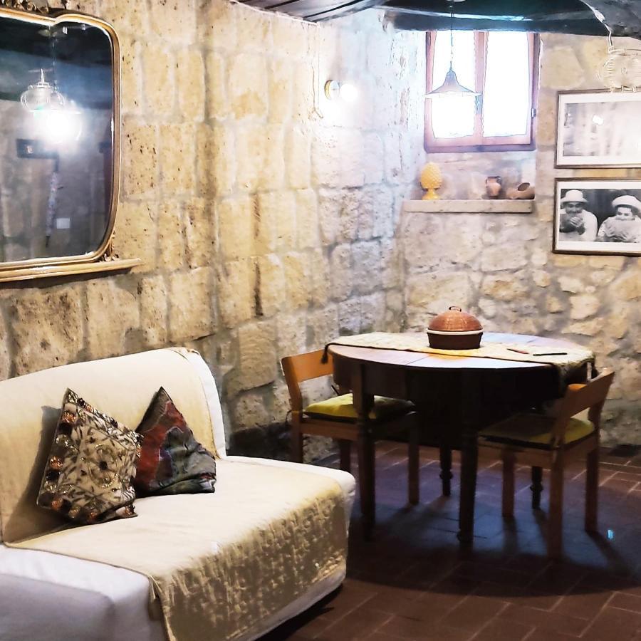 Ferienwohnung La Chascona Di Farnese Casa Di Tufo Nel Borgo Exterior foto