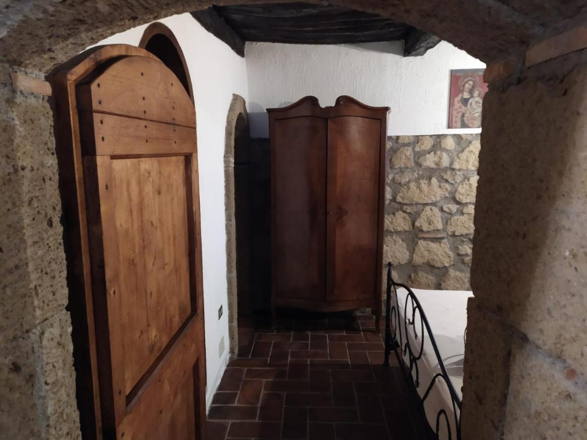 Ferienwohnung La Chascona Di Farnese Casa Di Tufo Nel Borgo Exterior foto
