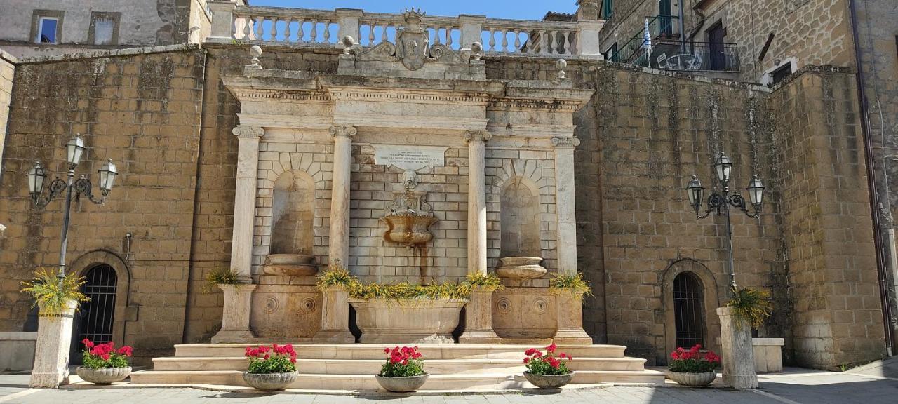 Ferienwohnung La Chascona Di Farnese Casa Di Tufo Nel Borgo Exterior foto