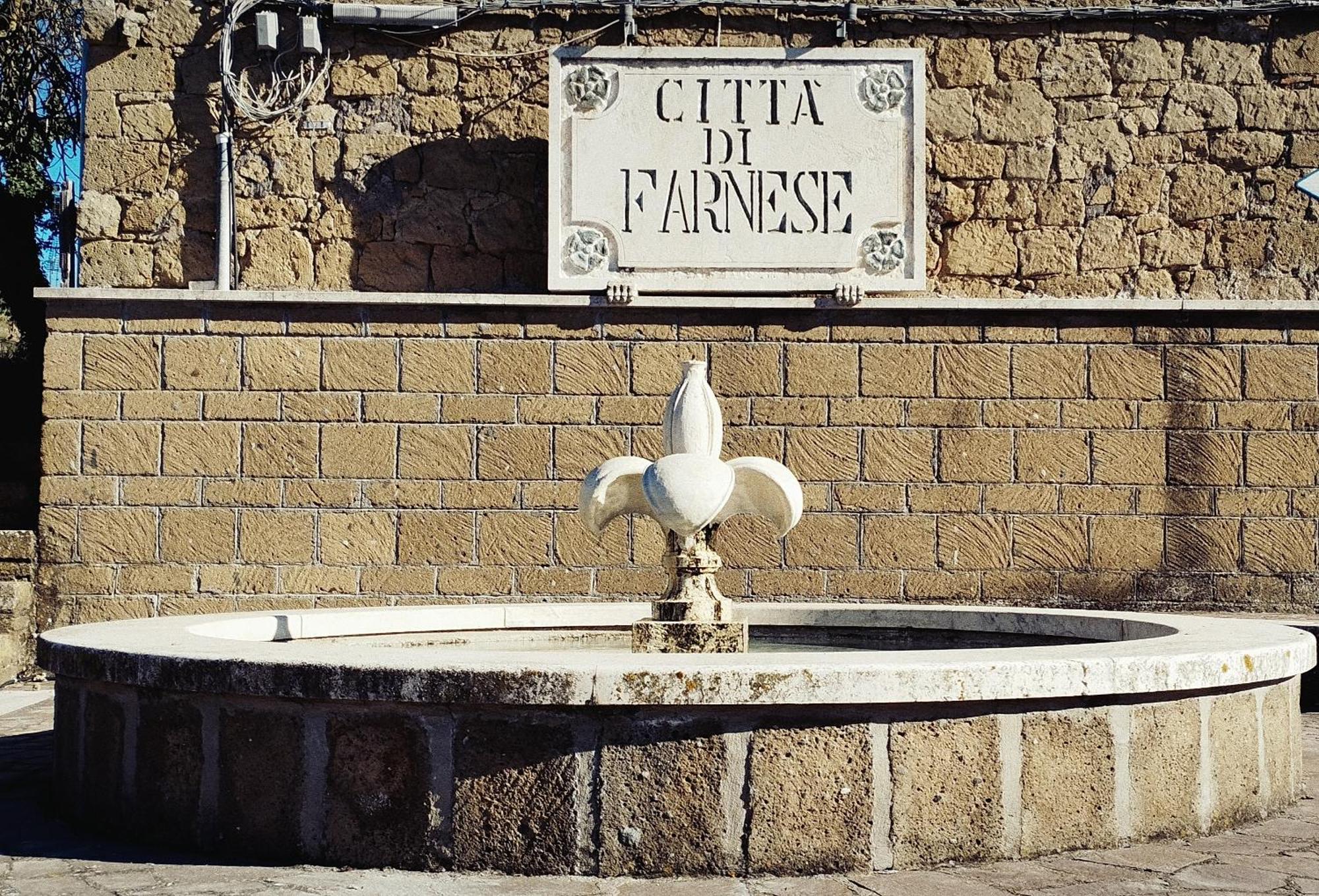 Ferienwohnung La Chascona Di Farnese Casa Di Tufo Nel Borgo Exterior foto