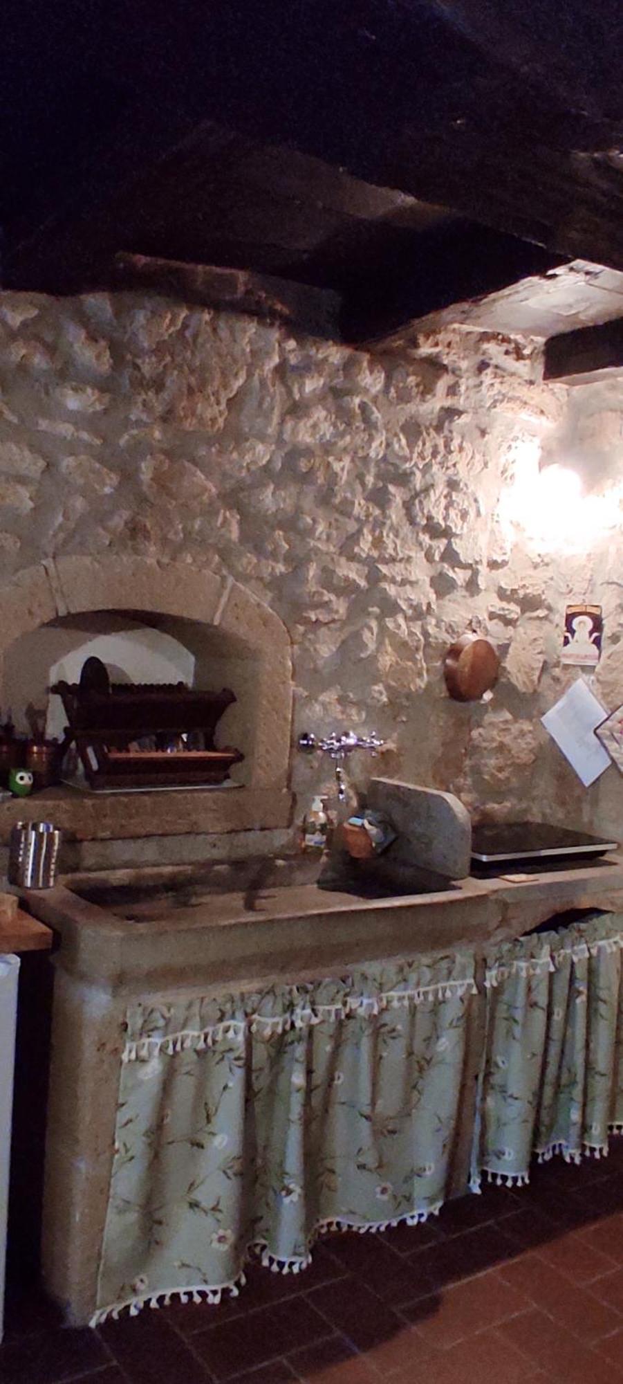 Ferienwohnung La Chascona Di Farnese Casa Di Tufo Nel Borgo Exterior foto