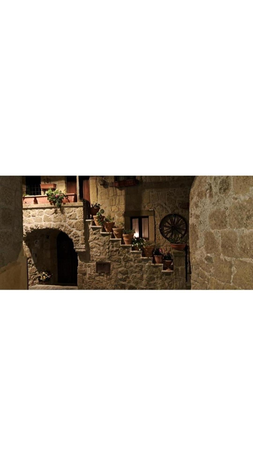 Ferienwohnung La Chascona Di Farnese Casa Di Tufo Nel Borgo Exterior foto