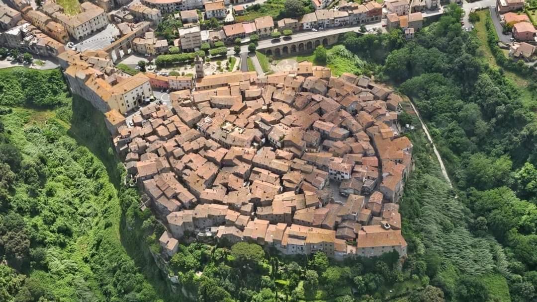 Ferienwohnung La Chascona Di Farnese Casa Di Tufo Nel Borgo Exterior foto